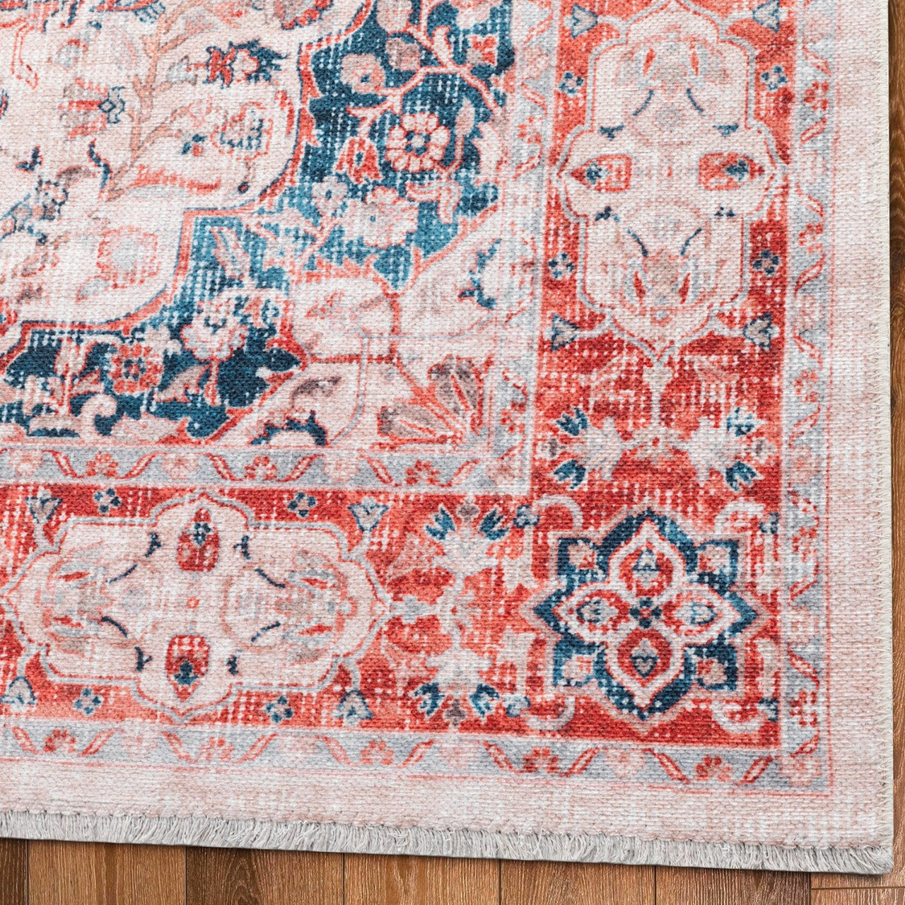 By Cocoon Red / Cream